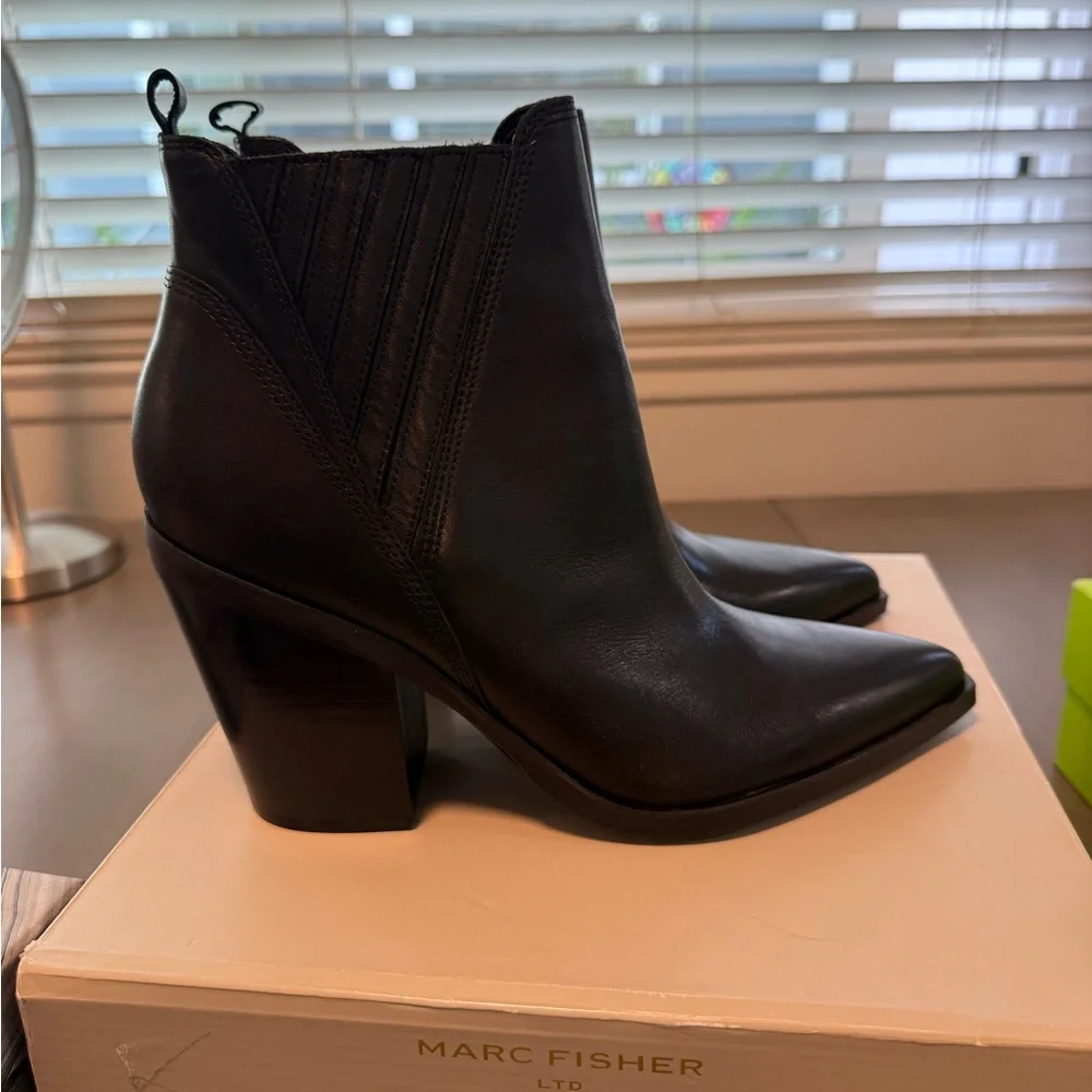 Marc Fisher Gadri Black Ankle Booties Sz 10 - Picture 5 of 7